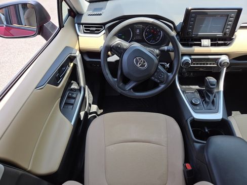 Used 2022 Toyota RAV4 LE AWD/4WD image 21