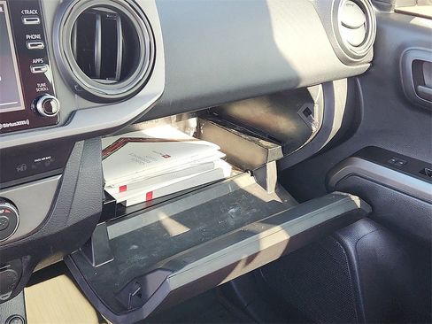 Used 2021 Toyota Tacoma TRD Off-Road w/ Technology Package image 30