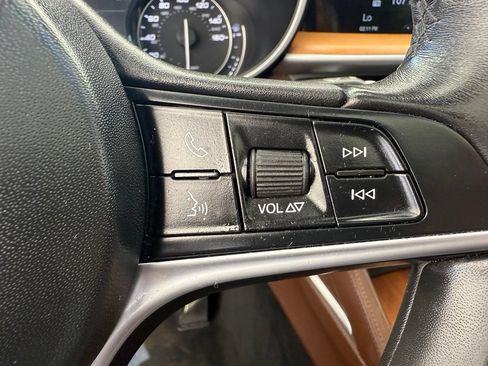 Used 2019 Alfa Romeo Stelvio Ti Lusso w/ Quick Order Package 22X Lusso AWD/4WD image 34