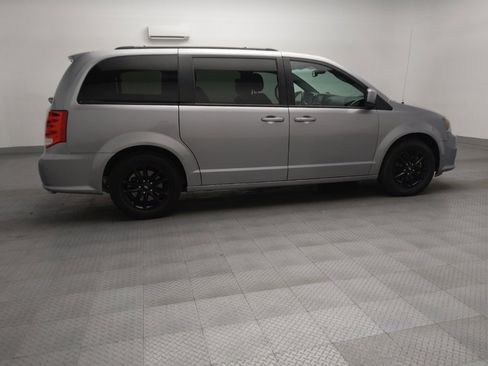 Used 2020 Dodge Grand Caravan SE image 10