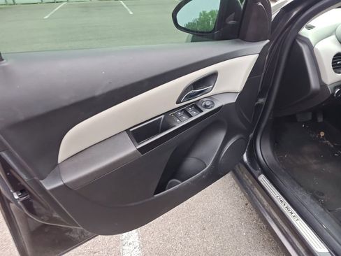 Used 2014 Chevrolet Cruze LS FWD image 7