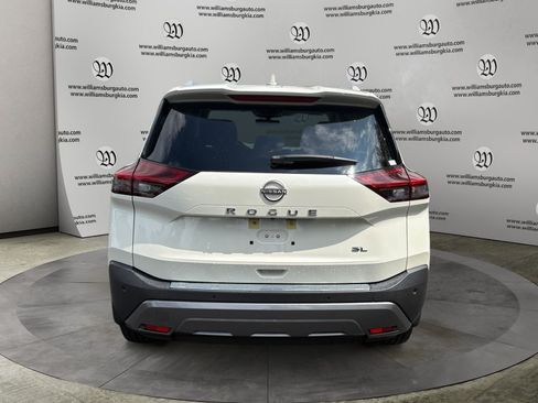 Used 2023 Nissan Rogue SL w/ SL Premium Package FWD image 4