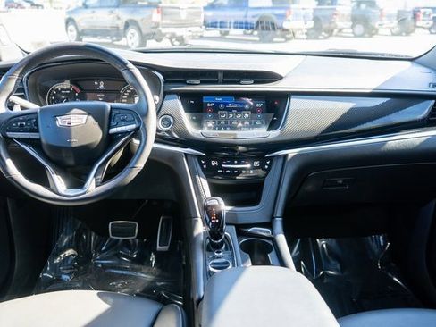 Used 2024 Cadillac XT6 Sport image 19