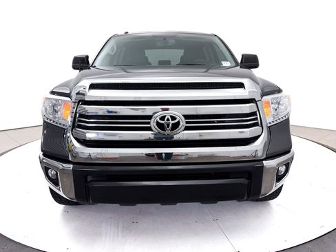 Used 2017 Toyota Tundra SR5 w/ SR5 Upgrade Package RWD image 11