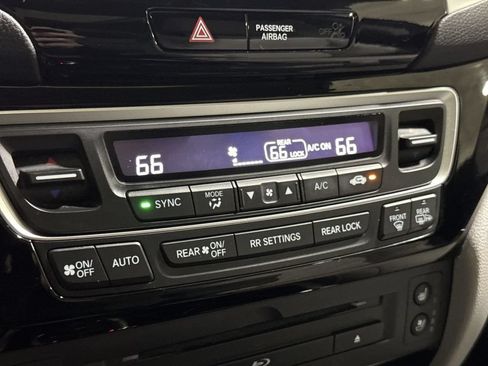 Used 2018 Honda Pilot Elite image 17