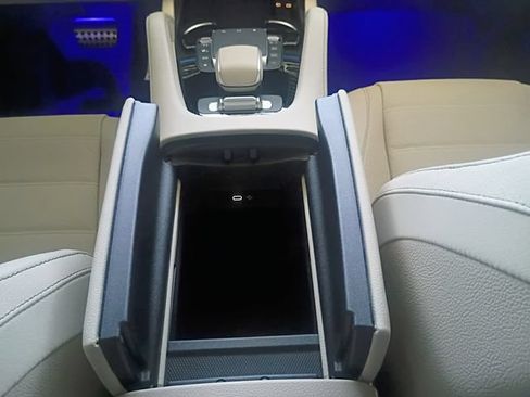 Used 2024 Mercedes-Benz GLS 580 4MATIC image 39