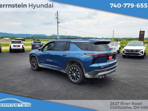 Used 2026 Chevrolet Traverse LT w/ Sun and Wheel Package AWD/4WD image 5