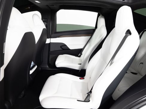 Used 2023 Tesla Model X AWD/4WD image 18