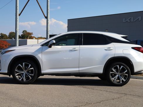 Used 2017 Lexus RX 350 FWD w/ Premium Package image 2