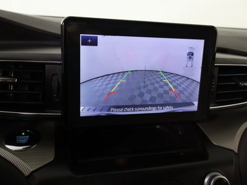 Used 2020 Ford Explorer XLT w/ Equipment Group 202A image 6