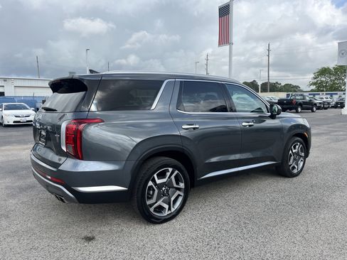 Used 2025 Hyundai Palisade Limited image 2