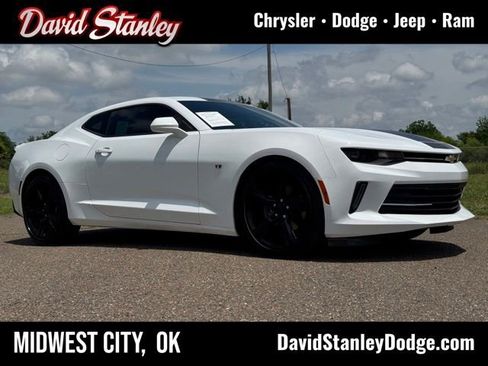 Used 2016 Chevrolet Camaro LT RWD image 1