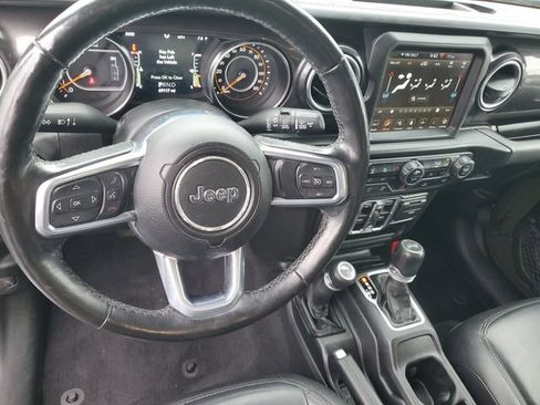 Used 2021 Jeep Wrangler Unlimited Sahara AWD/4WD image 18