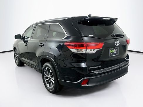 Used 2019 Toyota Highlander XLE FWD image 5