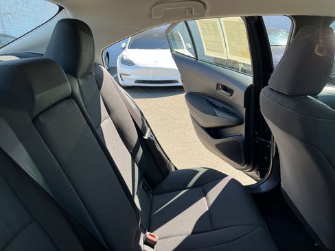 Used 2025 Toyota Corolla LE image 36