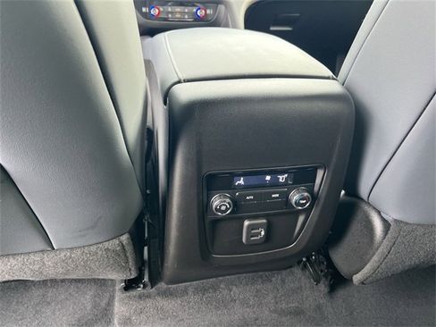 Certified 2023 Buick Enclave Essence image 20
