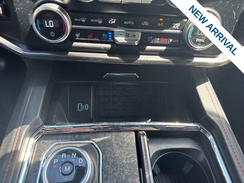 Used 2024 Ford Expedition Limited AWD/4WD image 29