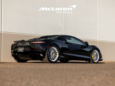 Used 2025 McLaren Artura Spider image 11