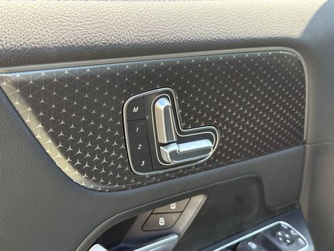 Used 2025 Mercedes-Benz GLA 250 image 24