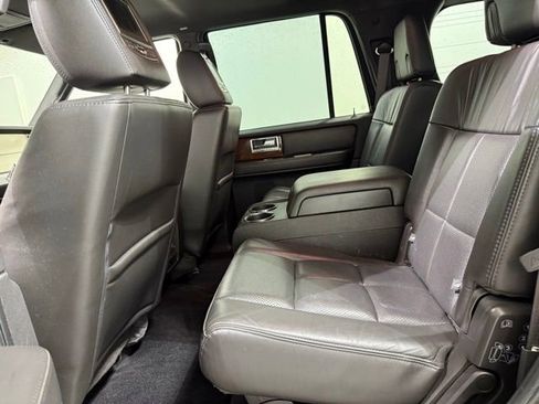 Used 2014 Lincoln Navigator 4WD image 24