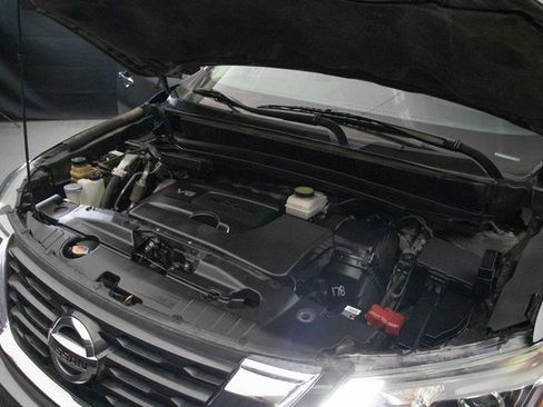 Used 2019 Nissan Pathfinder SV image 28