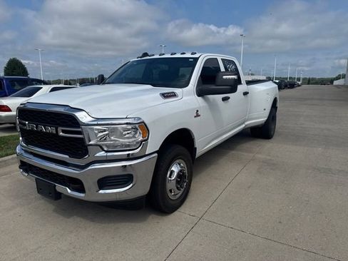Used 2024 RAM 3500 Tradesman w/ Chrome Appearance Group AWD/4WD image 10