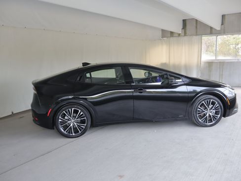 Used 2024 Toyota Prius Limited w/ Limited Premium Package AWD/4WD image 6
