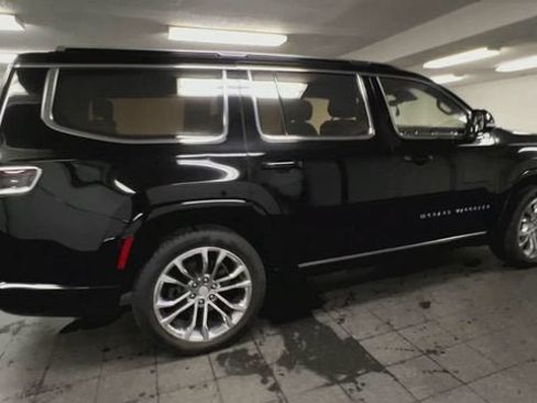 Used 2022 Jeep Grand Wagoneer Series II w/ Premium Group II AWD/4WD image 9