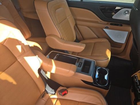 Certified 2024 Lincoln Aviator Black Label w/ Dynamic Handling Package AWD/4WD image 26