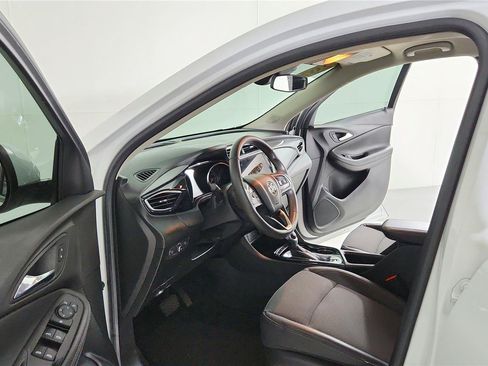 Used 2021 Buick Encore GX Preferred w/ Cold Weather Comfort Package FWD image 9
