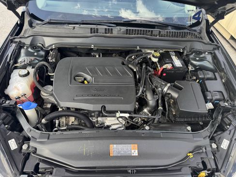 Used 2015 Ford Fusion SE image 16