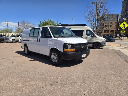 Used 2011 Chevrolet Express 1500 AWD image 2
