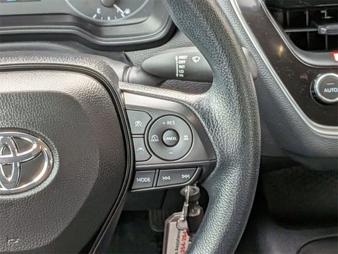 Used 2025 Toyota Corolla LE image 23