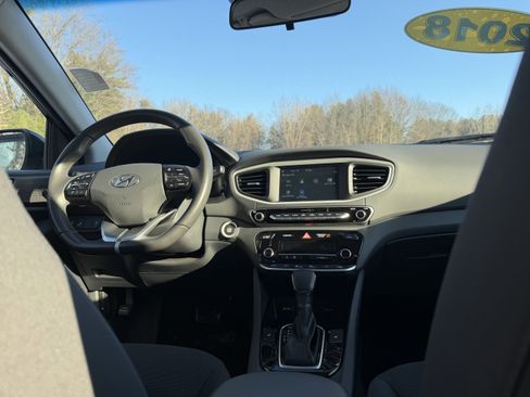 Used 2018 Hyundai Ioniq SEL image 2