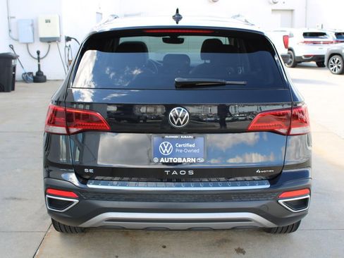 Certified 2022 Volkswagen Taos SE image 5