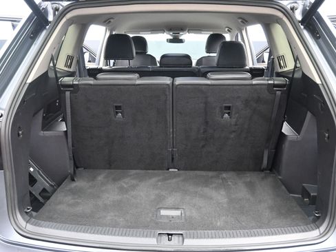 Used 2025 Volkswagen Atlas SE FWD image 21