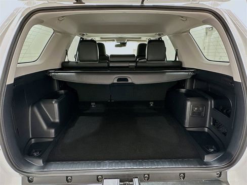 Used 2022 Toyota 4Runner SR5 Premium image 28