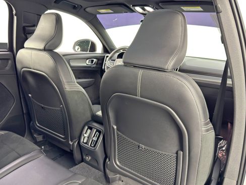 Used 2021 Volvo XC40 P8 Recharge w/ Advanced Package image 36