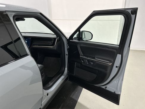 Used 2023 Rivian R1T Adventure AWD/4WD image 18
