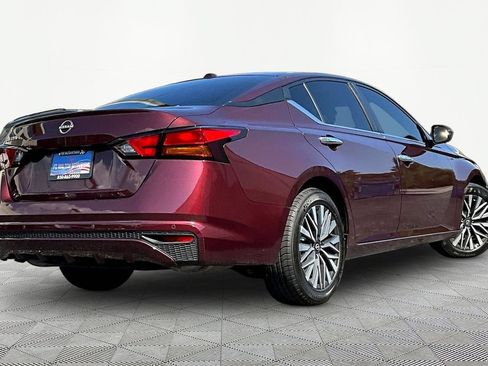 Used 2025 Nissan Altima 2.5 SV FWD image 7
