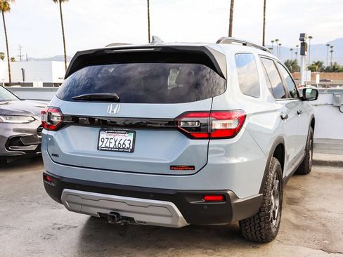 Used 2024 Honda Pilot TrailSport image 9