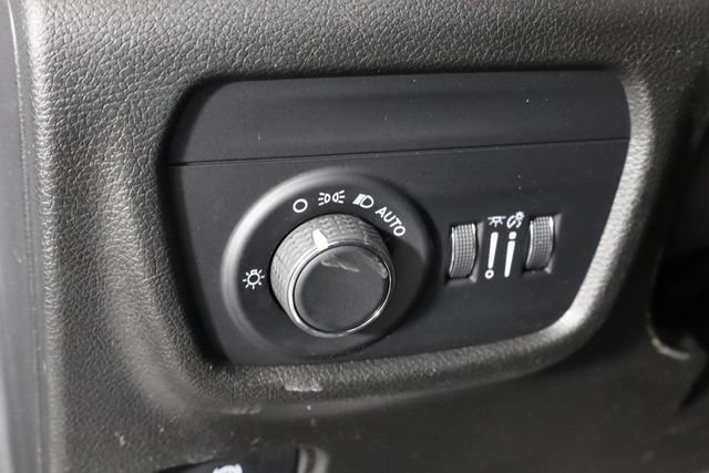 Used 2022 Jeep Grand Cherokee L Laredo w/ Luxury Tech Group I AWD/4WD image 22