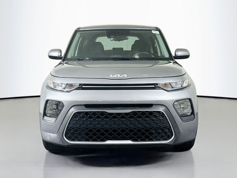 Used 2022 Kia Soul S FWD image 2