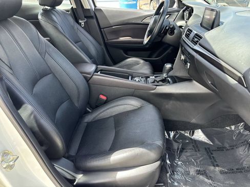 Used 2017 MAZDA MAZDA3 Grand Touring w/ Premium Equipment Package FWD image 9