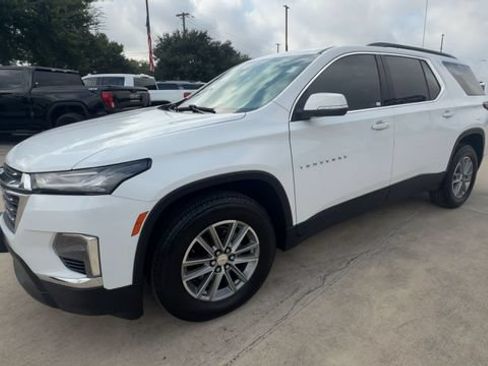 Used 2023 Chevrolet Traverse LT FWD image 4