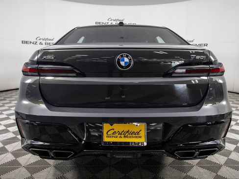 Used 2025 BMW 760i xDrive w/ Executive Package AWD/4WD image 10