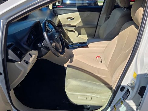 Used 2010 Toyota Venza FWD image 28