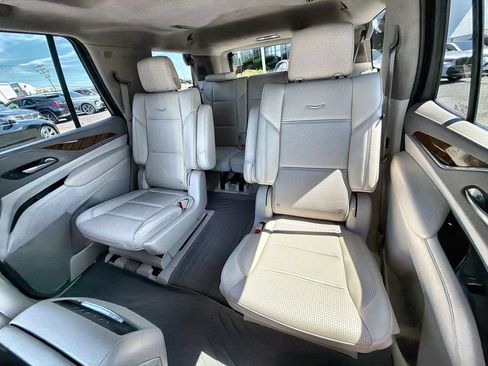 Used 2023 Cadillac Escalade Sport Platinum AWD/4WD image 21