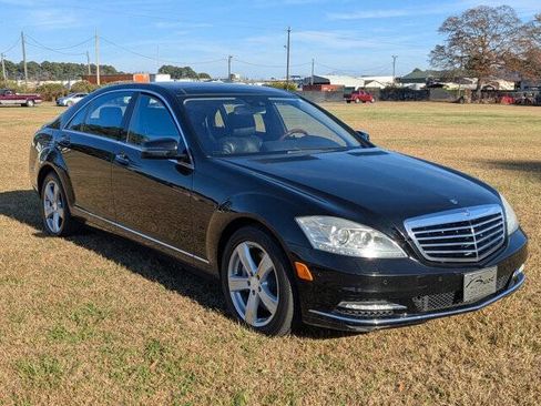 Used 2010 Mercedes-Benz S 550 4MATIC image 1