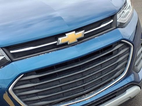 Used 2020 Chevrolet Trax LT w/ LT Convenience Package image 25
